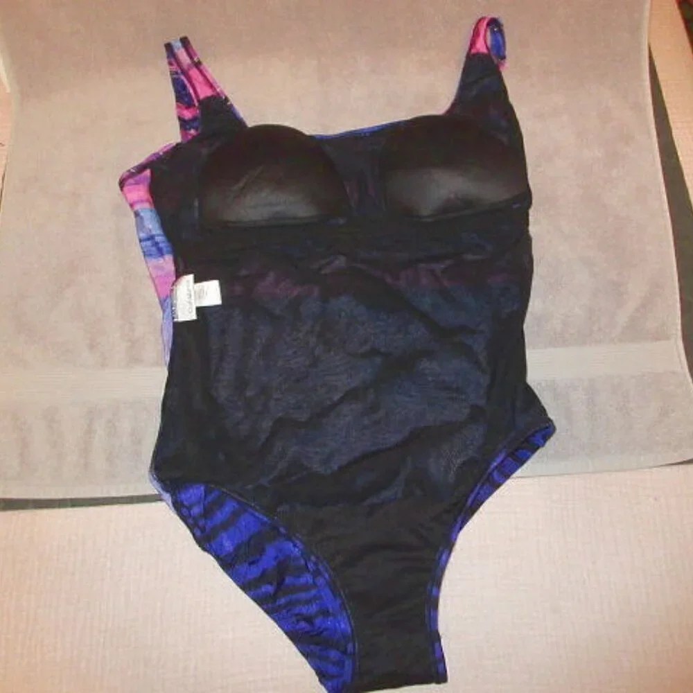 Croft & Barrow Tummy Control One Piece Swimsuit Size 18 Slimming Colorful Beach
